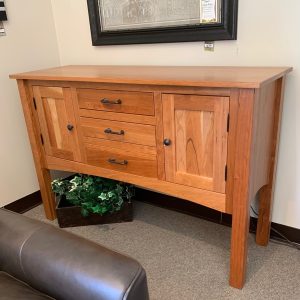 Palettes TV stand with 3 drawers and 2 cabinet doors