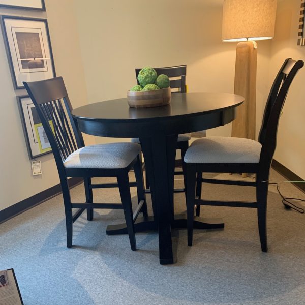 #TRN-4242 Pub table & 3 stools, Quality made by Canadel